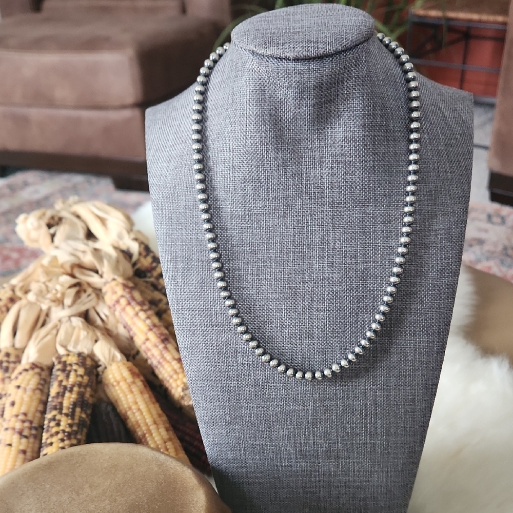 Beautiful NWOT Native American Navajo 18" 5mm Pearl Necklace 🩶🎁❤️
